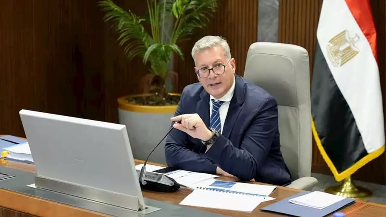 وزير البترول يبحث مع شركة بي بي البريطانية تسريع حفر آبار الغاز الطبيعي